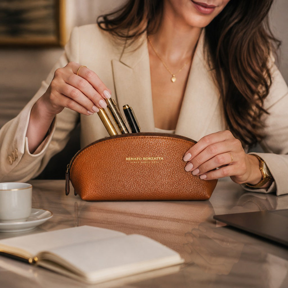 LUXMOVI Halbmond-Pouch – Cognac